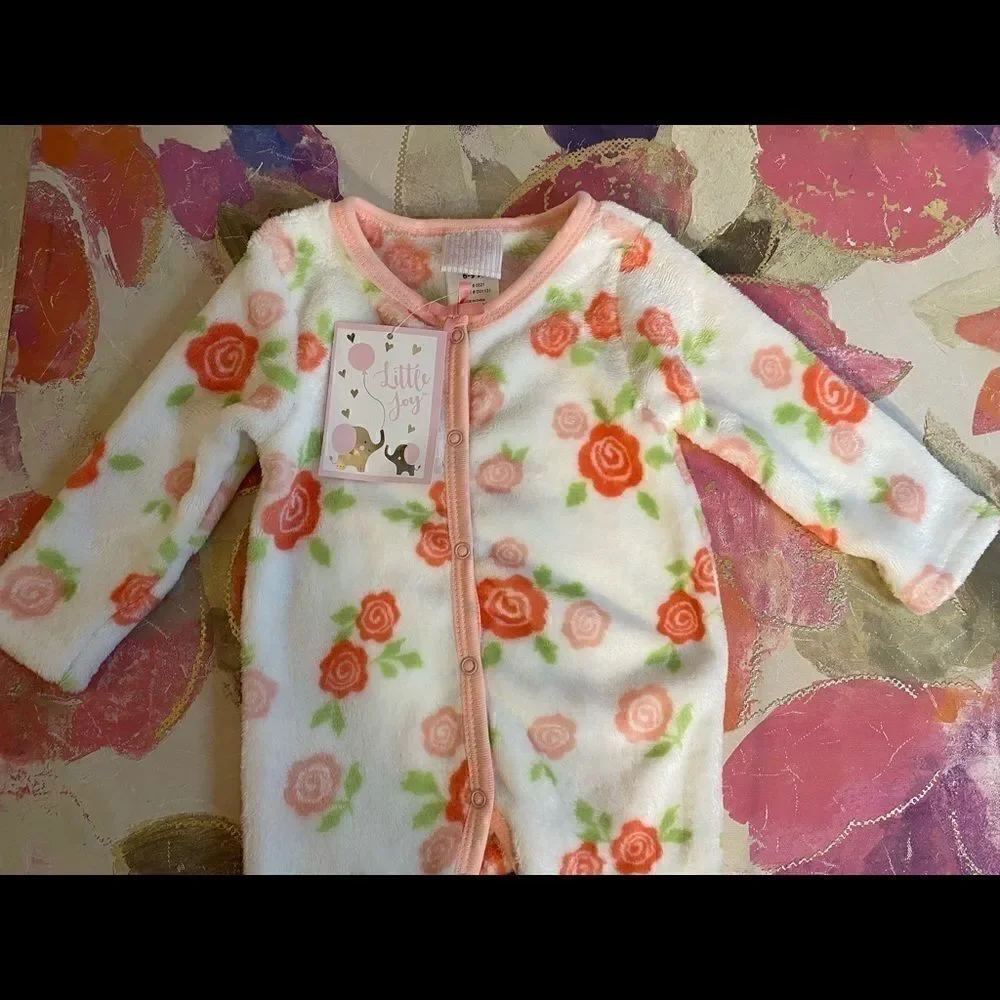 🛍Little joy Girls size 6-9 moths one piece floral Pijama